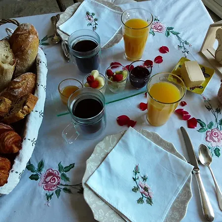 Couette-café L'ecureuil Gourmand, D'hôtes En Anjou Bleu
