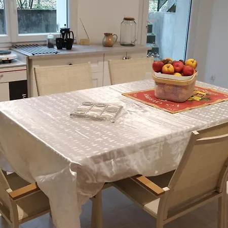 L'ecureuil Gourmand, D'hotes En Anjou Bleu Panzió